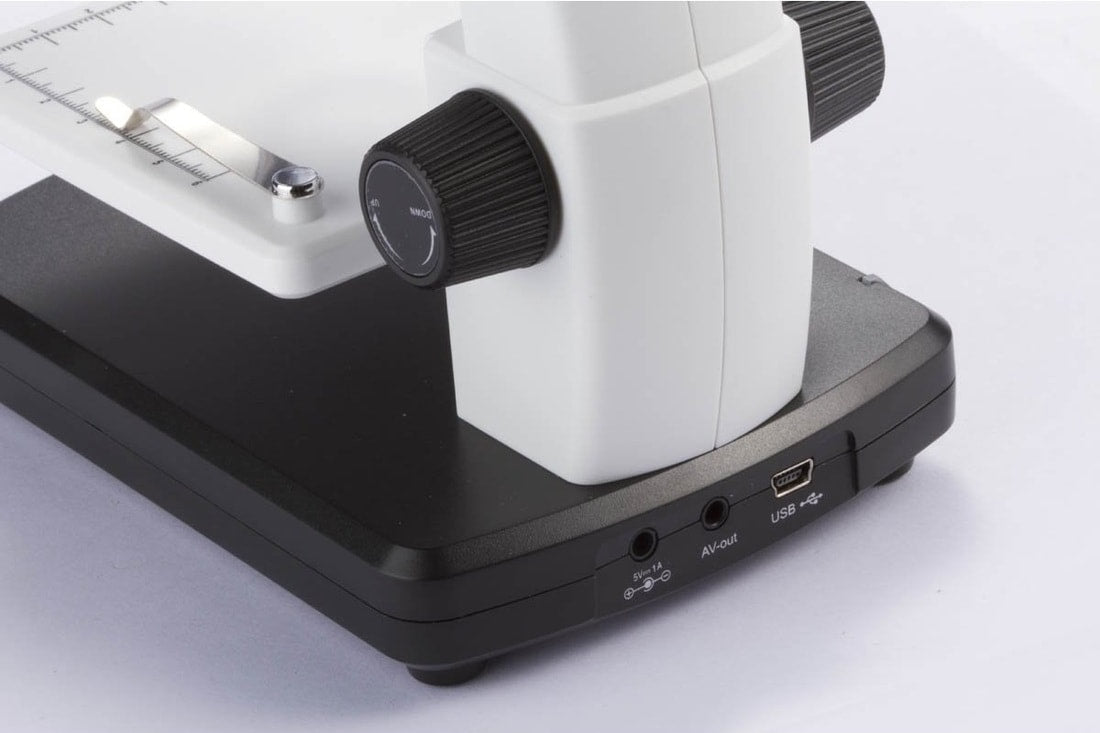 Vividia LM-038 Stand-Alone 3.5-inch LCD Digital Microscope with 500x Magnification and 5MP Resolution