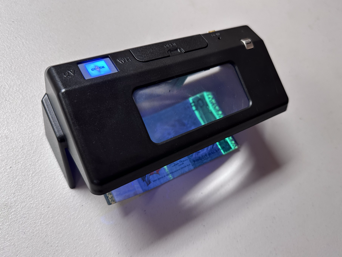 Vividia FM-113 Desktop Document Banknote Magnifer with UV365 UV254 and White Lights and 3X Magnification